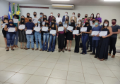 Seciteci entrega 32 certificados para alunos do município